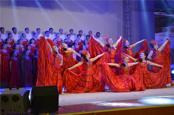  共圆中国梦