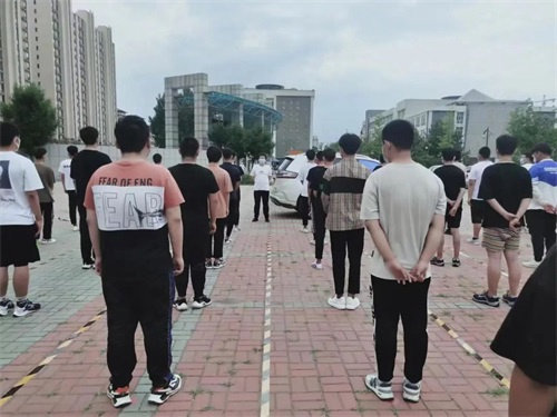 逃生演练进行时 筑牢安全防火墙——丰润职教中心开展紧急避险及应急逃生演练活动