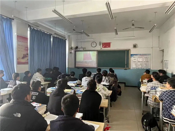 喜迎二十大，赓续爱国情——丰润职教中心组织观看二十大开幕会