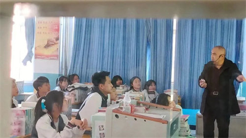 言传身教，只为点燃学生心中的那盏灯——丰润职教中心锦旗篇