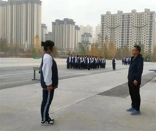 操场秋点兵 会操展风采 ——丰润职教中心医学幼教部开展队列会操比赛