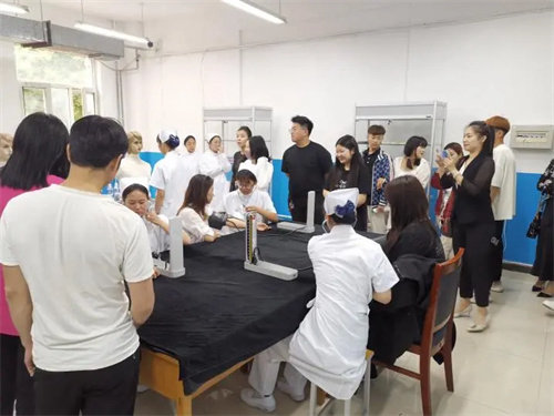弘扬建党精神 凝聚奋进力量——丰润职教中心开展雷锋式班级活动（一）